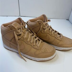 Nike Woman’s Dunk High Sneakers